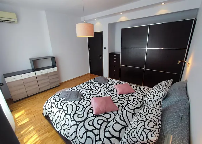 Simply The - Vitosha Blvd * ソフィア